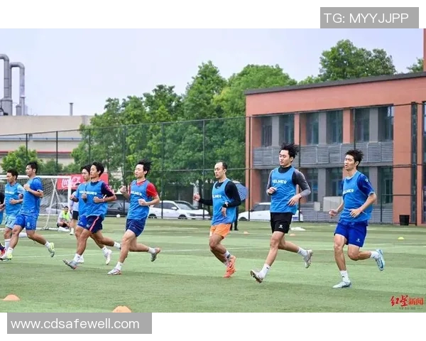 成都篮球队耐力表现惊艳全场创新高引发热议